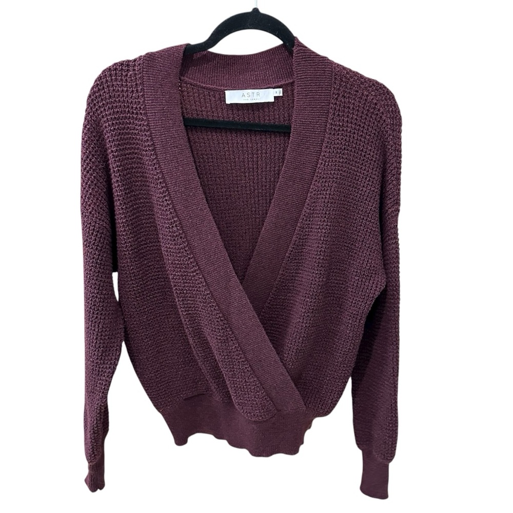 ASTR The Label Stephanie V Neck Wrap sweater in Burgundy Medium - Picture 5 of 11